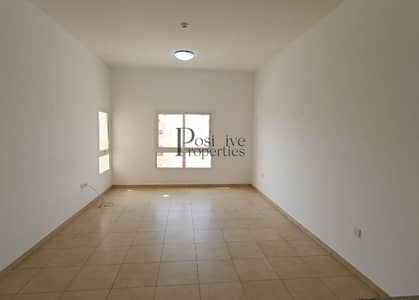 1 Bedroom Apartment for Rent in Remraam, Dubai - OPEN KITCHEN | BALCONY | BRIGHT  & SPACIOUS