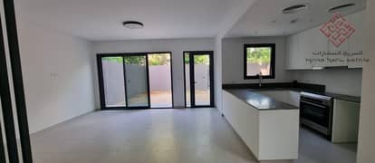 3 Bedrooms villa / maid room / semi detached / available for rent