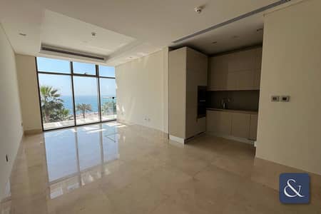 2 Bedroom Flat for Rent in Palm Jumeirah, Dubai - 2 Bedroom | Beach Access | Palm Jumeirah