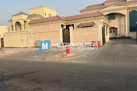 4 Bedroom Villa for Rent in Madinat Al Riyadh, Abu Dhabi - Single Row Villa | Bills Include | Prime Location