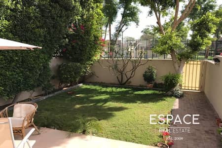 Perfect 2 Bed | Backing the Pool and Park