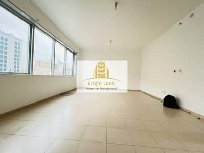 شقة 4 غرف نوم للايجار في شارع المطار، أبوظبي - 3s12gGYFqMw6EWVNMkz8H04yUS99cuR0b0VLJZyX