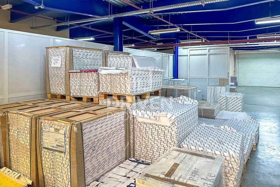 Spacious Warehouse in Dubai Industrial City
