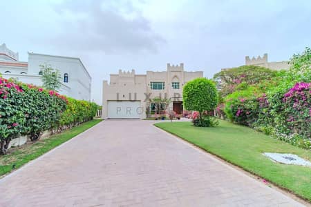 4 Bedroom Villa for Rent in Jumeirah Islands, Dubai - Unfurnished | Lake Views | Vastu | Upgraded Pool