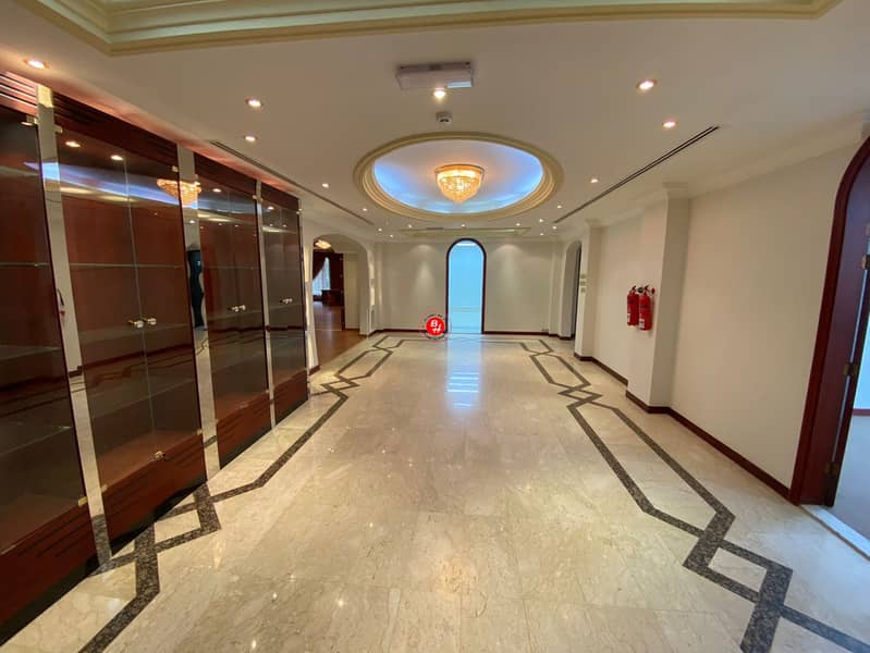 Office for rent at Al Mouiji