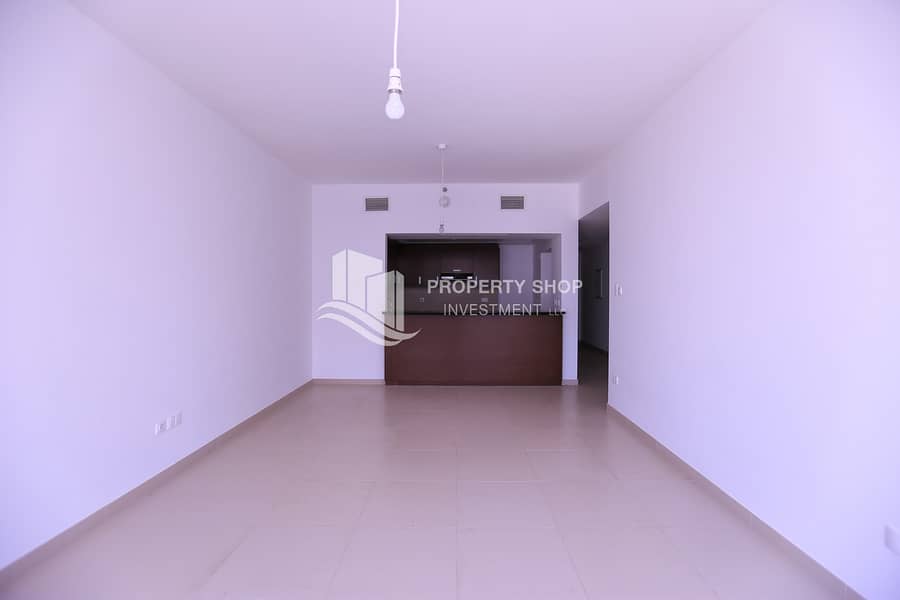 3 1-bedroom-apartment-al-reem-island-shams-abu-dhabi-gate-tower-3-dining-area. JPG