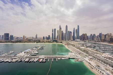 2 Bedroom Flat for Sale in Dubai Harbour, Dubai - Full Marina View with Private Beach Access