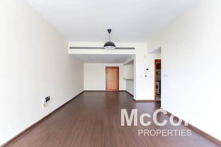 1 Bedroom Flat for Sale in The Greens, Dubai - Spacious Layout | Pool View | Vacant