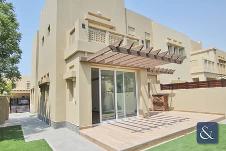3 Bedroom Villa for Sale in The Lakes, Dubai - Fully Upgraded | Single Row | End Unit