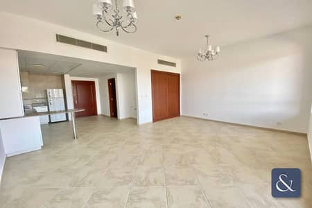 Studio for Rent in Motor City, Dubai - Studio Apartment | Top Floor | 688 BUA