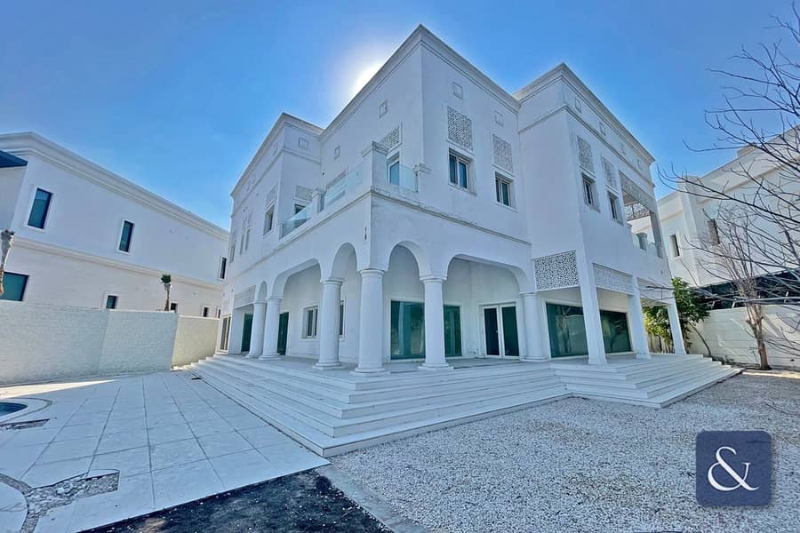6 Bedrooms | Water Views | Available Now