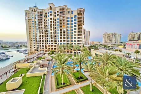 2 Bedroom Apartment for Sale in Palm Jumeirah, Dubai - Exclusive | Vacant August | Sunset View