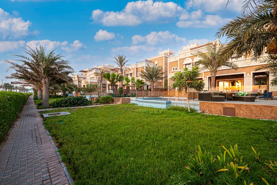 Dubai, Palm Jumeirah 7 BR Luxury Villa For Holiday (62). jpg