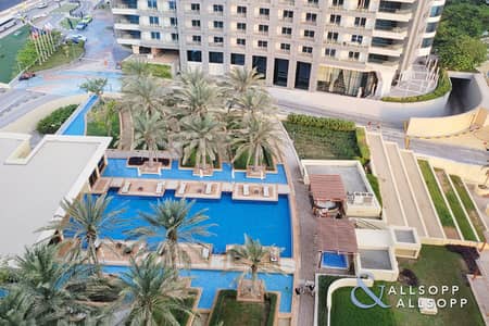 2 Bedroom Flat for Sale in Palm Jumeirah, Dubai - 2 Beds + Maids | Partial Marina View