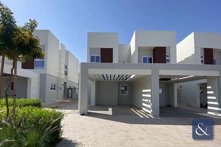 4 Bedroom Villa for Rent in Dubailand, Dubai - 4 Bed | Close to Park | Available now!