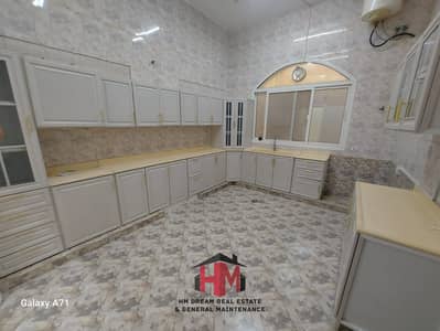 GROUND FLOOR 4 BEDROOMS  AND HALL ON GROUND FLOOE AVAILABLE AT AL SHAWAMEKH