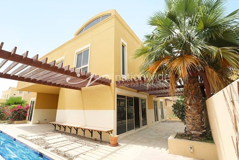 Superb! 4 BR Villa with Spacious Lay out