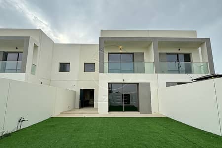2 Bedroom Townhouse for Sale in Yas Island, Abu Dhabi - WhatsApp Image 2024-04-17 at 5.47. 51 PM (2). jpg