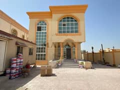فيلا مجلس فسيحة مكونة من 5 غرف نوم متاحة للإيجار في عجمان المويهات 2