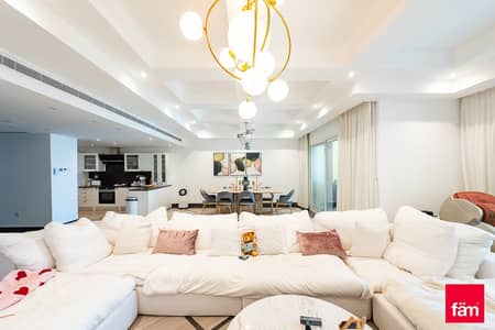 2 Bedroom Apartment for Sale in Palm Jumeirah, Dubai - Sea View | Luxury Upgrades | Terrace | Triplex