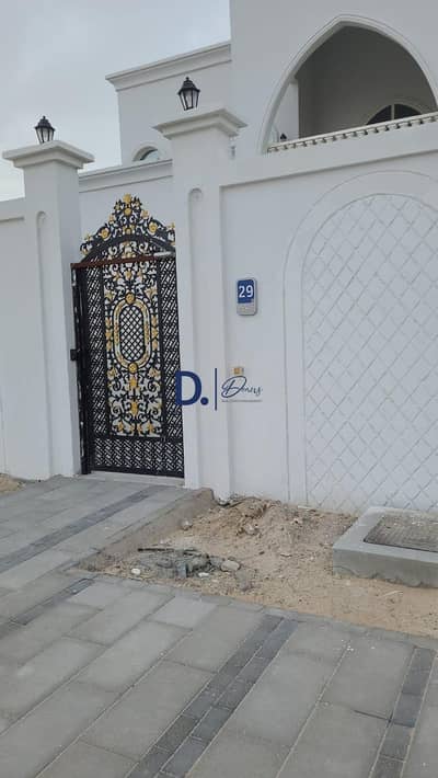2 Bedroom Flat for Rent in Madinat Al Riyadh, Abu Dhabi - Stunning 2 BHK in the villa + hall