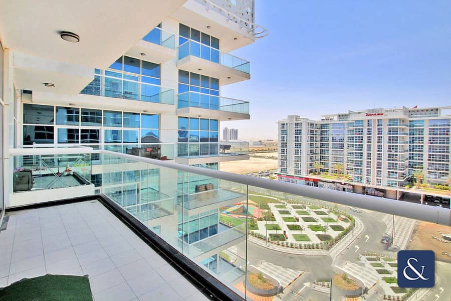 Spacious 1 Bed | Garden View | Rooftop Pool