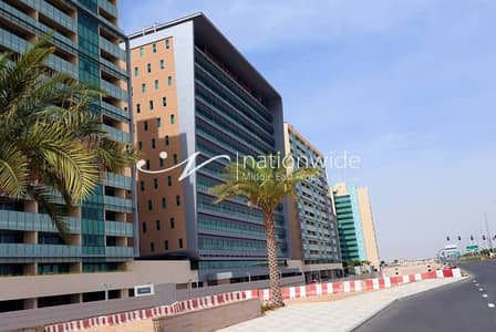 Elegant 2BR Apt with 4 Chq + 0 Commission Elegant 2BR Apt with 4 Chq + 0 Commission