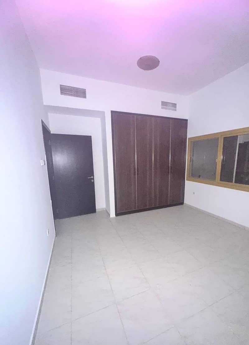 Two rooms and a hall, a large area, a secluded hall, a spacious kitchen, two bathrooms, there are wall cabinets, a very privileged location, good view