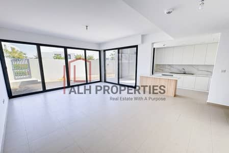 4 Bedroom Townhouse for Sale in Dubailand, Dubai - SPACIOUS | VACANT| CORNER UNIT