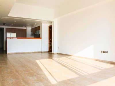 2 Bedroom Flat for Rent in Palm Jumeirah, Dubai - Vacant |  Spacious | Prime Location | Modern