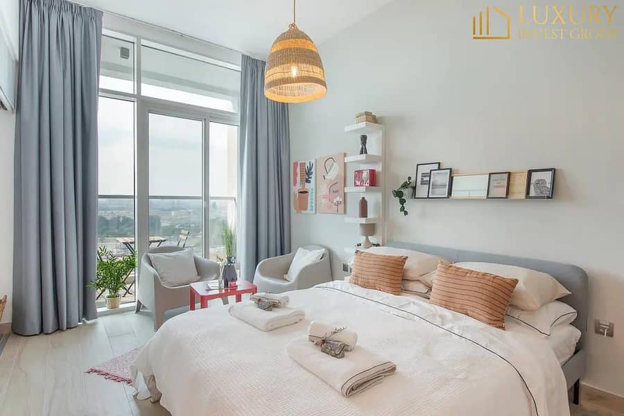 Exclusive | Fully Furnished | Mid Floor
