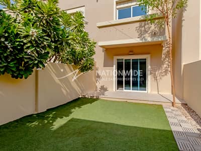 2 Bedroom Villa for Sale in Al Reef, Abu Dhabi - Vacant | Single Row|Upgraded 2BR+M|Prime Location