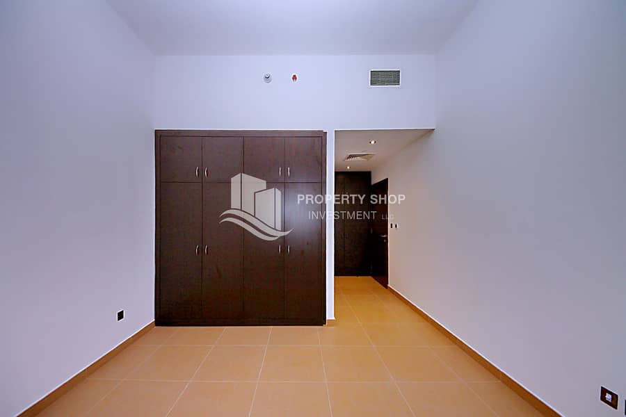 10 3-bedroom-apartment-abu-dhabi-khalifa-a-al-rayyana-closet. JPG