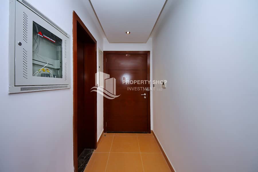 18 3-bedroom-apartment-abu-dhabi-khalifa-a-al-rayyana-foyer. JPG