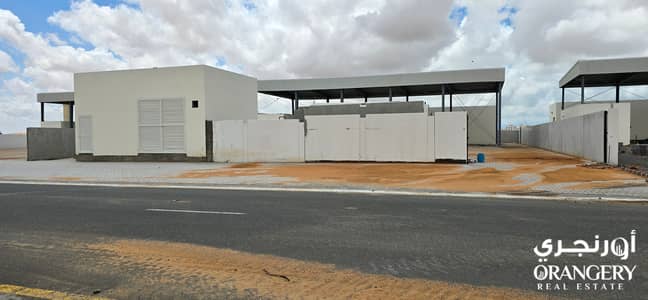 Warehouse for Rent in Umm Al Thuoob, Umm Al Quwain - Orangery - yard-10. png