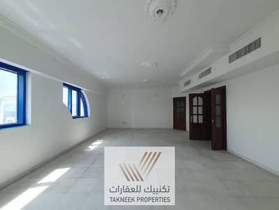 شقة 4 غرف نوم للايجار في شارع الفلاح، أبوظبي - WhatsApp Image 2024-04-18 at 16.33. 47_4088b667. jpg