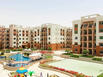 2 Bedroom Flat for Sale in Al Ghadeer, Abu Dhabi - Lovely Layout|Best Facilities| Peaceful Community