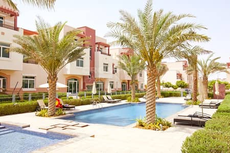 شقة 2 غرفة نوم للايجار في الغدیر، أبوظبي - شقة في قرية الخليج،الغدیر 2 غرف 65000 درهم - 8882614
