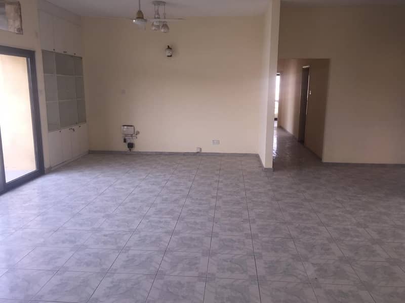 3bhk Apt Available In Oud Metha With Specious Hall @80k