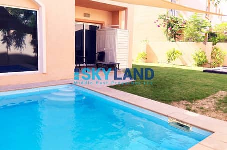 HOT DEAL ! Single Row ! Private Pool and Garden HOT DEAL ! Single Row ! Private Pool and Garden