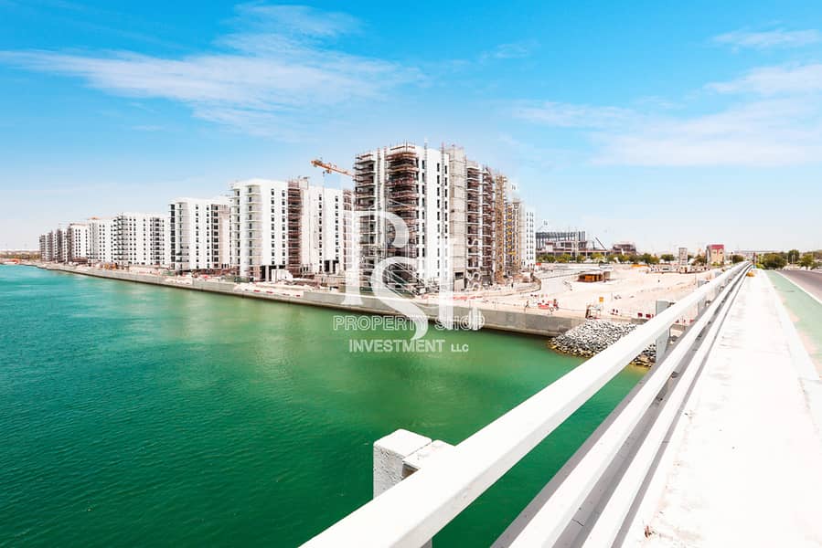 6 yas-island-water-edge-canal-view-property-image- (1). jpg