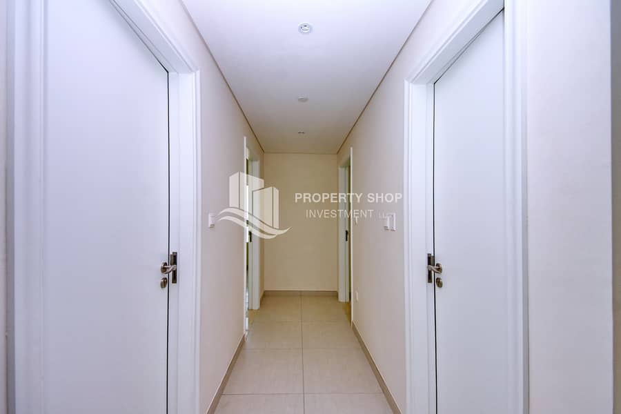 6 2-bedroom-apartment-al-reem-island-shams-abu-dhabi-amaya-tower-corridor. JPG