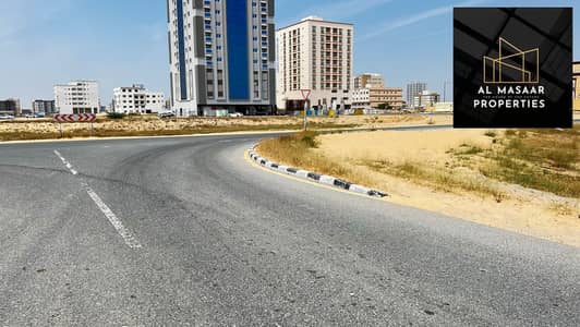 Plot for Sale in Al Manama, Ajman - For sale land in Ajman, Manama, excellent location and at a snapshot price of 10 thousand feet, freehold for all nationalities