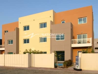 5 Bedroom Villa for Sale in Al Reef, Abu Dhabi - Single Row |Private Pool&Garden| Fully Modified
