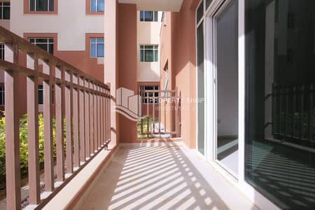 1 Bedroom Flat for Sale in Al Ghadeer, Abu Dhabi - 1-bedroom-apartment-abu-dhabi-alghadeer-balcony. JPG