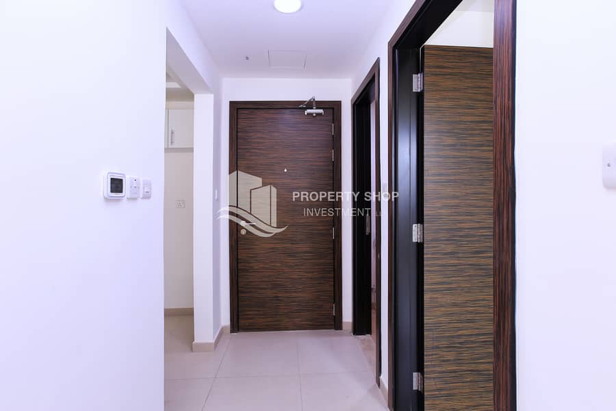 7 1-bedroom-apartment-abu-dhabi-alghadeer-foyer. JPG
