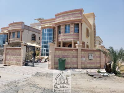 For rent, a villa in the Al-Muihat area, consisting of 5 master rooms, a sitting room, a hall, and a maids room