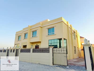 In Compound Private 4 MBR With Yard / Maid In MBZ City