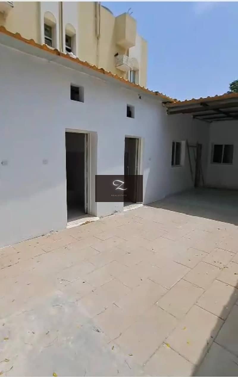 للبيع بيت في الشارقه / منطقة ميسلون  موقع مميز جدا بالقرب من دوار الساعه
