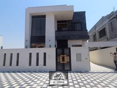 For sale, a villa in Yasmine, 5 rooms, a sitting room, a hall, a balcony, and a parking lot, very well finished